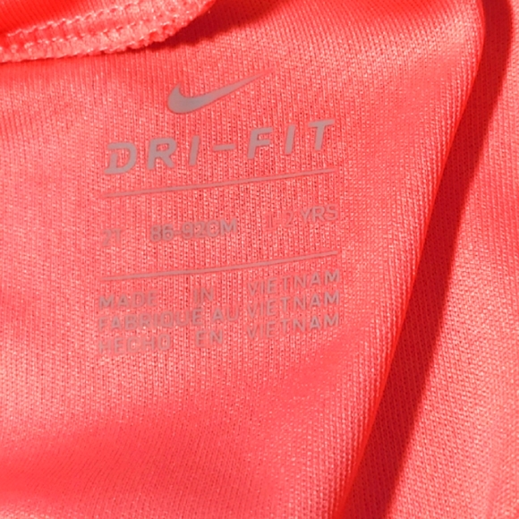 Nike DRI-FIT pullover, hooded, cropped long sleeve workout top. Sizes 2T, 4T - Picture 7 of 16